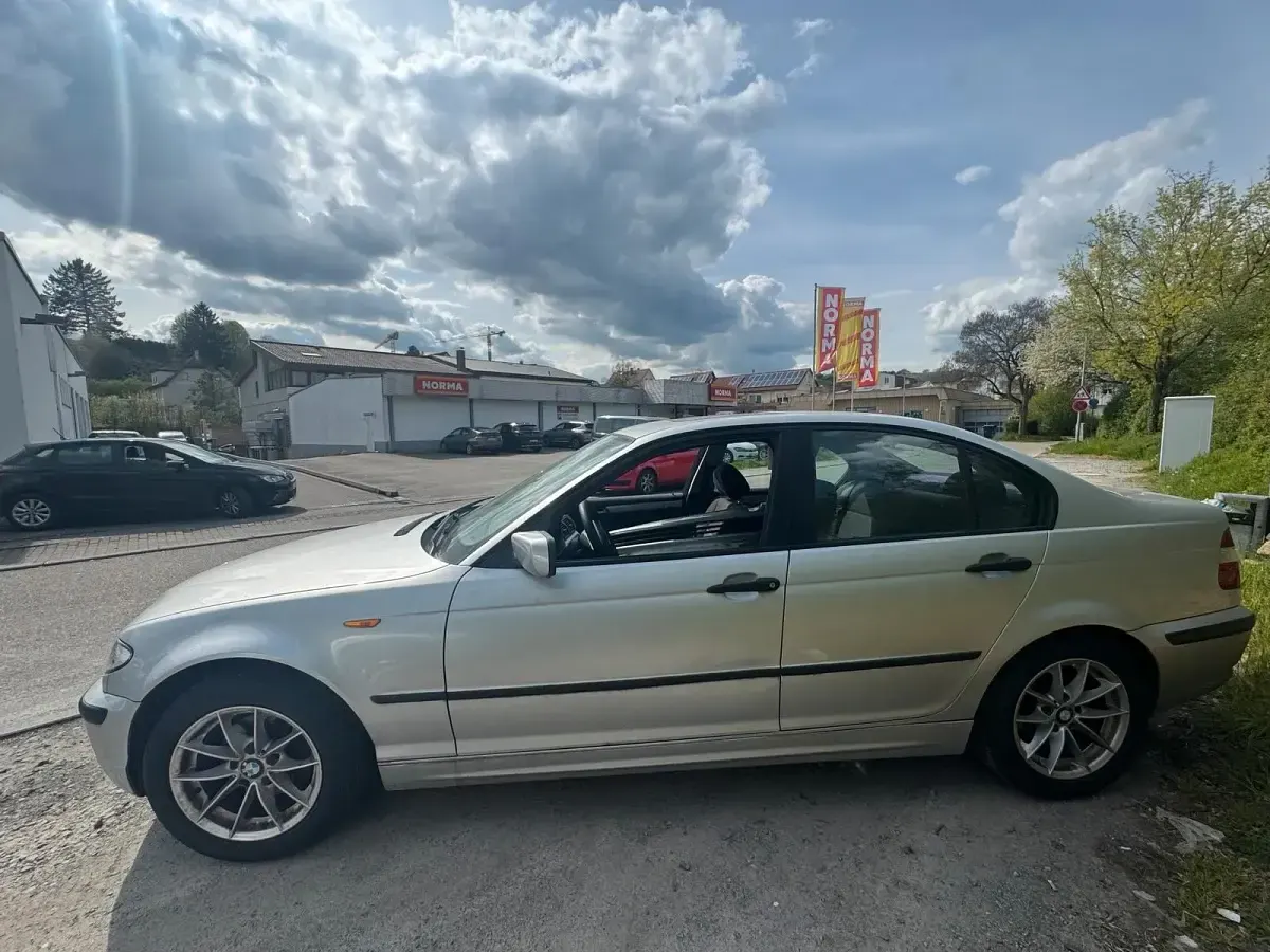 Gebraucht BMW 316 116 PS (85 kW) 2002 Silber Limousine