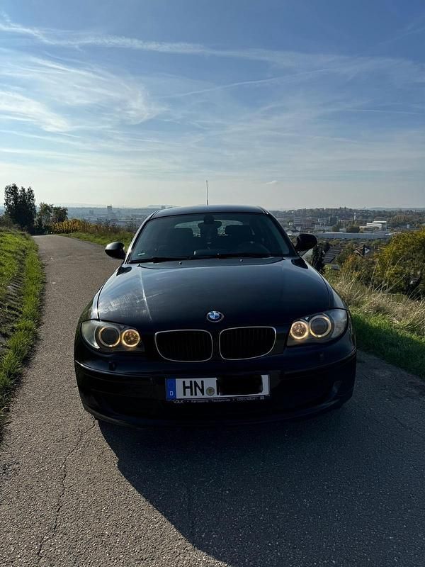 Second-hand BMW 116 116 CP (85 kW) 2010 Negru Hatchback