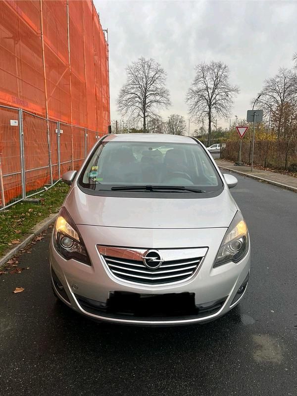 Silber Gebraucht 2011 Opel Meriva Van / Kleinbus | 3.200 € (Superpreis) - Bild 1/4