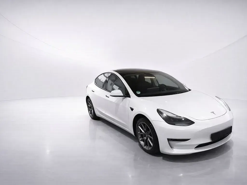Gebraucht Tesla Model 3 366 kW (498 PS) 2021 Perlweiss Limousine
