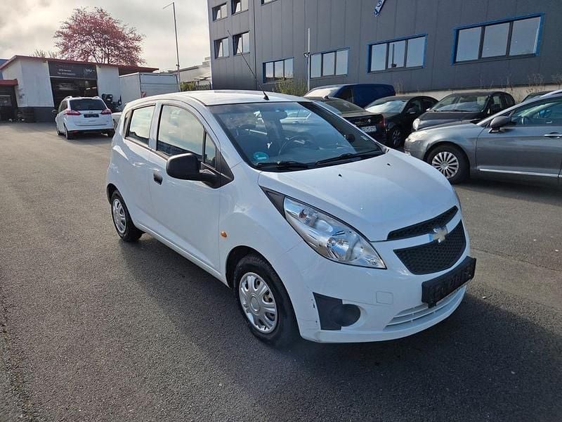 Second-hand Chevrolet Spark 68 CP (50 kW) 2011 Alb Hatchback