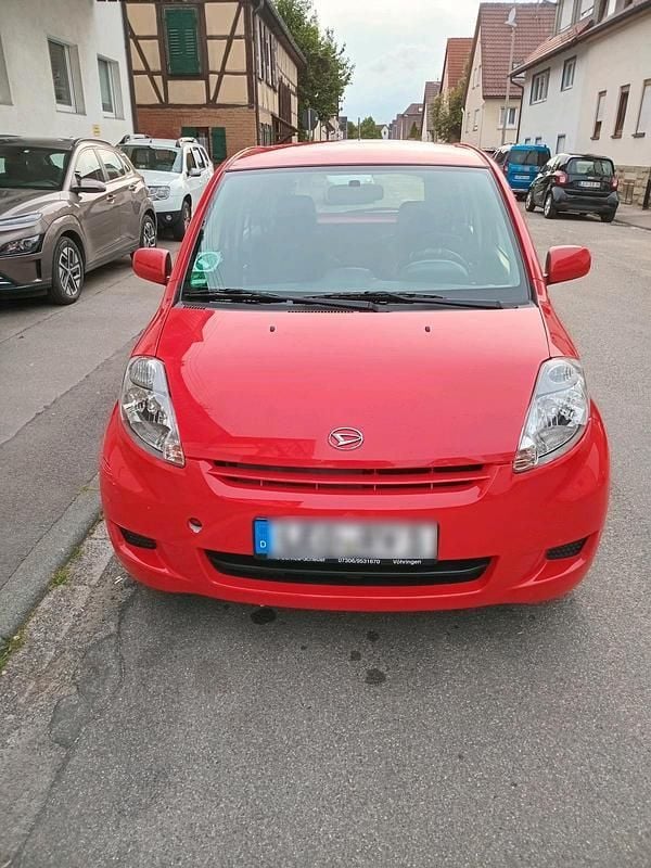 Rot Gebraucht 2008 Daihatsu Sirion Kleinwagen | 2.450 € - Bild 1/4