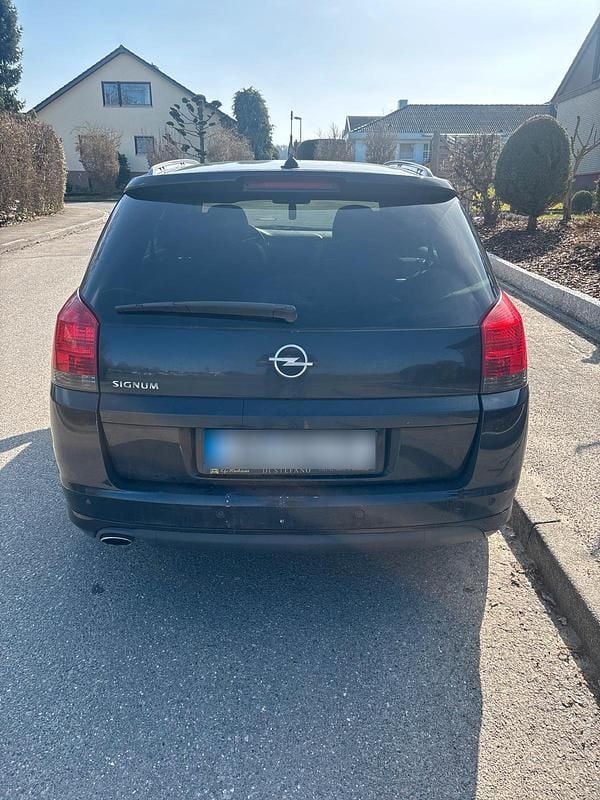 Gebraucht Opel Signum 150 PS (110 kW) 2007 Schwarz Kleinwagen