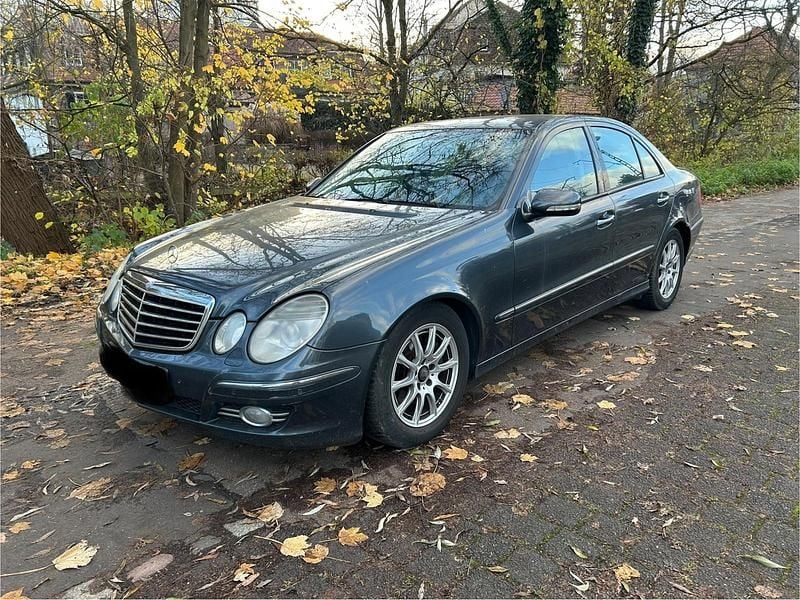 Gebraucht Mercedes E220 Avantgarde 170 PS (125 kW) 2009 Grau Limousine