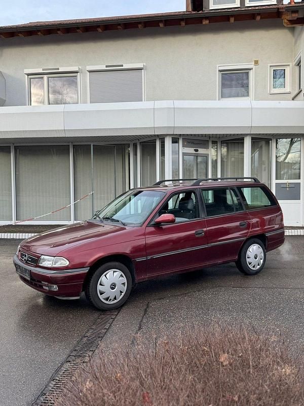 Rot Gebraucht 1997 Opel Astra Kombi | 1.200 € (Fairer Preis) - Bild 1/4