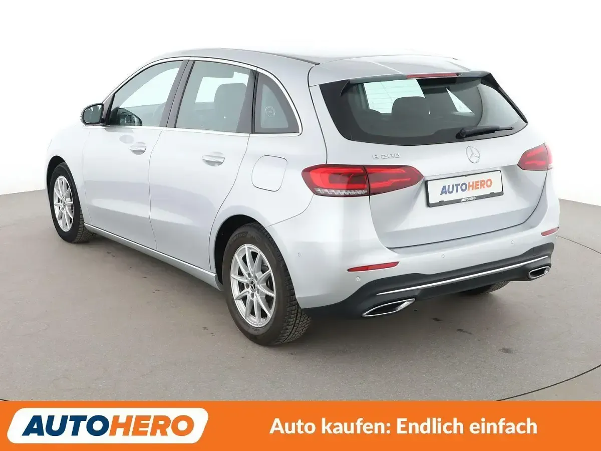 Gebraucht Mercedes B200 Progressive 163 PS (119 kW) 2019 Grau Van / Kleinbus