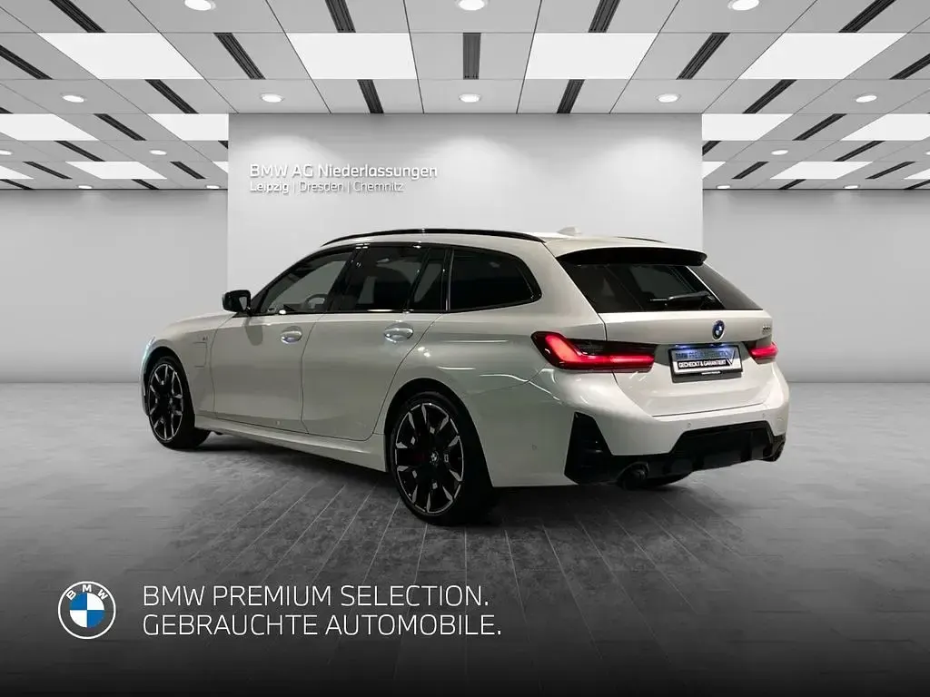 Gebraucht BMW 330e M Sport 292 PS (214 kW) 2025 Weiß Kombi