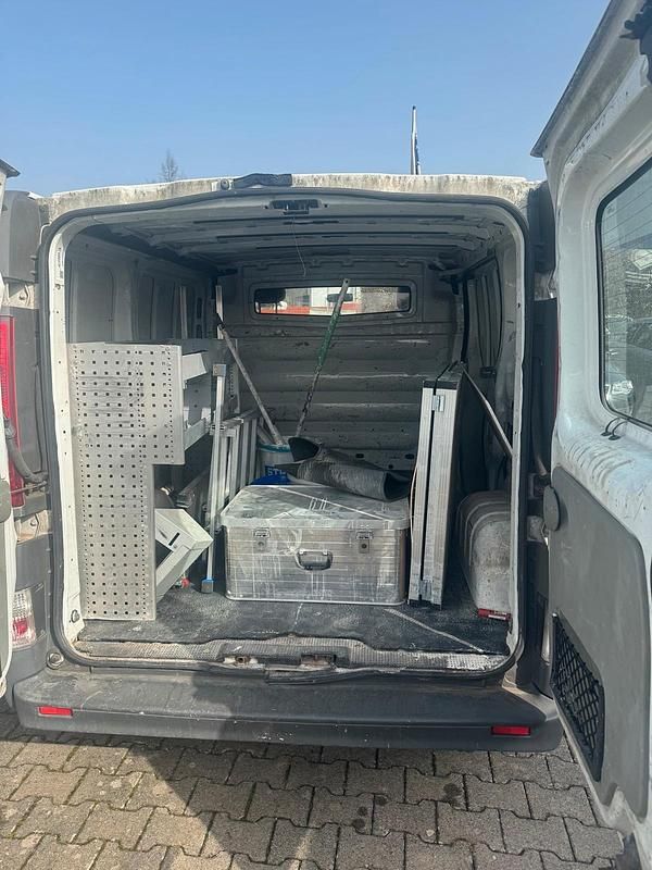 Gebraucht Renault Trafic 90 PS (66 kW) 2010 Weiß Van / Kleinbus