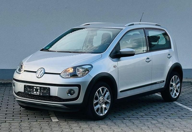 Silber Gebraucht 2013 VW cross up! Kleinwagen | 7.990 € (Fairer Preis) - Bild 1/4