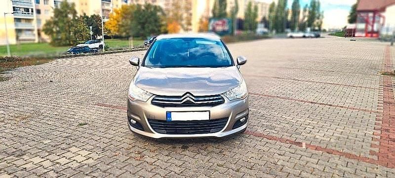 Beige Gebraucht 2011 Citroën C4 Limousine | 3.300 € (Fairer Preis) - Bild 1/4