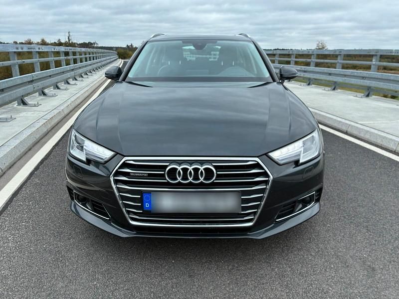 Gebraucht Audi A4 Ambiente 190 PS (139 kW) 2017 Grau Kombi
