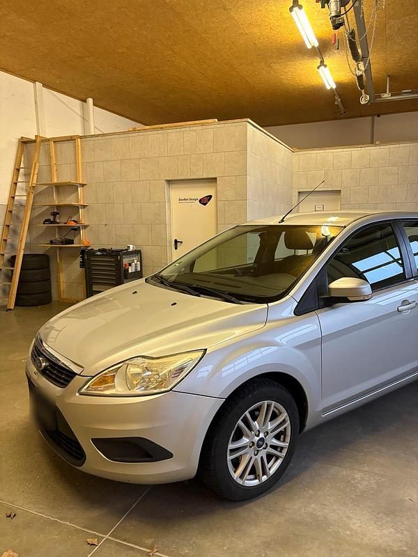 Gebraucht Ford Focus 110 PS (80 kW) 2008 Silber Kombi