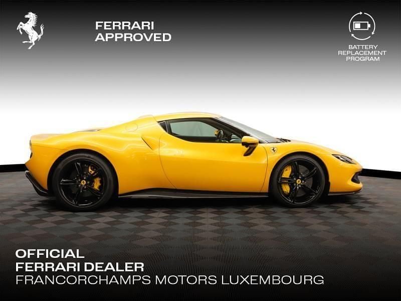 Second-hand Ferrari 296 663 CP (487 kW) 2023 Galben