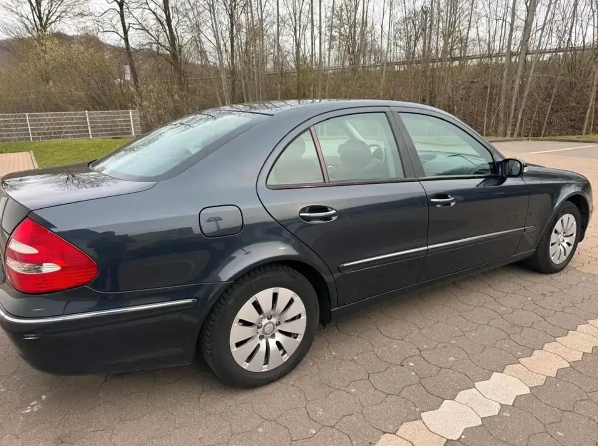 Gebraucht Mercedes E320 224 PS (164 kW) 2004 Schwarz Limousine