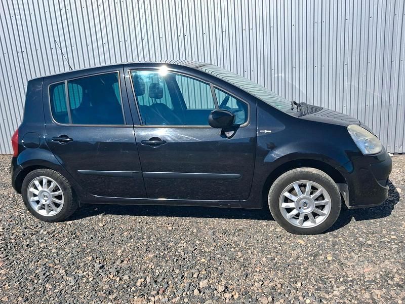 Gebraucht Renault Modus 75 PS (55 kW) 2012 Schwarz Van / Kleinbus