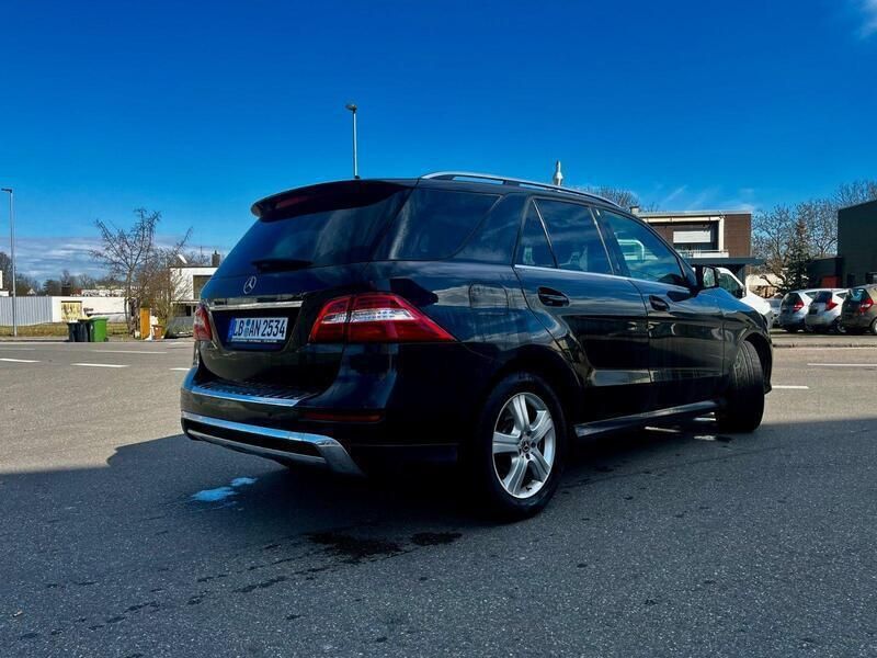 Gebraucht Mercedes ML350 258 PS (189 kW) 2012 Schwarz SUV