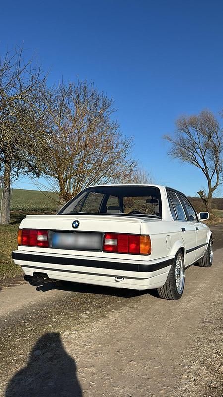 Gebraucht BMW 316 102 PS (75 kW) 1989 Weiß Limousine