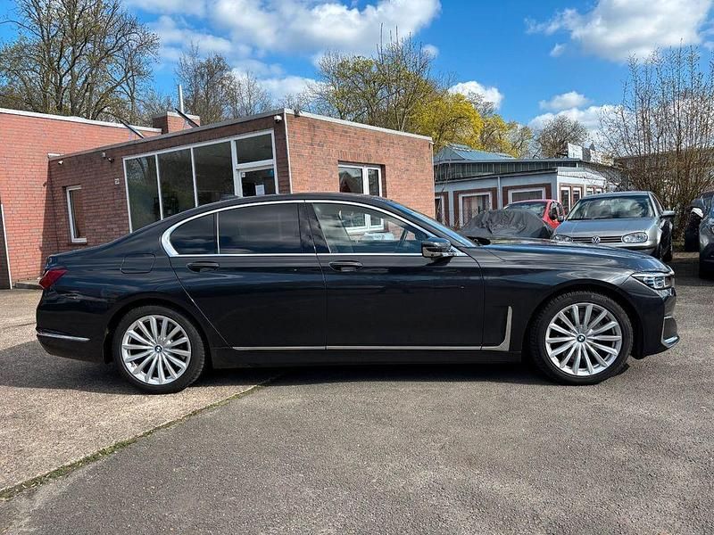 Gebraucht BMW 740 340 PS (250 kW) 2020 Grau Limousine