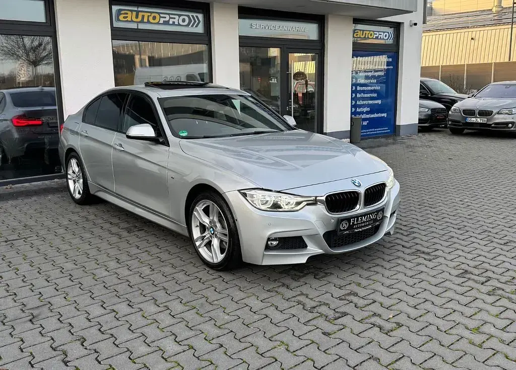 Gebraucht BMW 330 M Sport 258 PS (189 kW) 2016 Silber Limousine