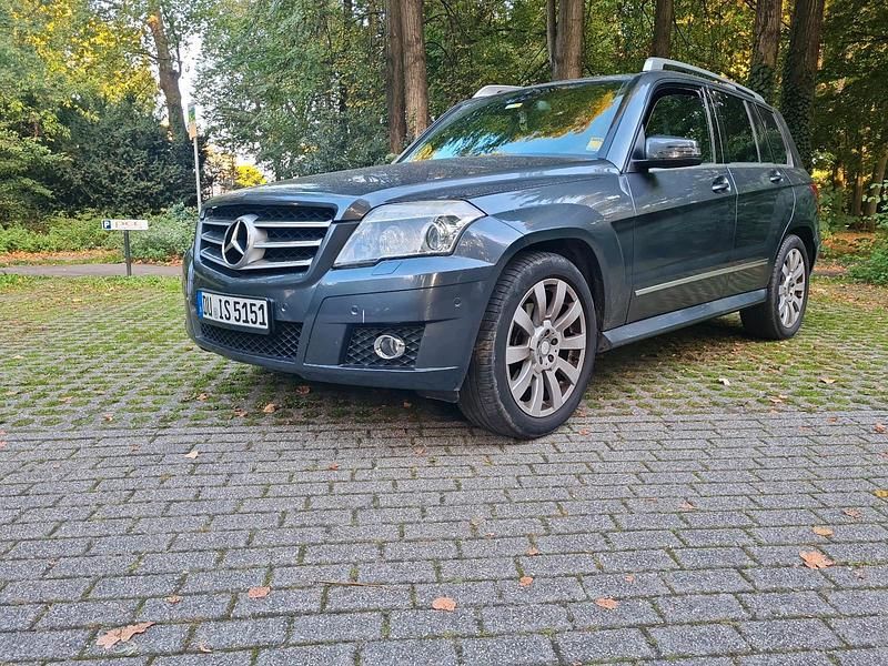 Grau Gebraucht 2009 Mercedes GLK220 Sportline SUV | 7.850 € (Fairer Preis) - Bild 1/4