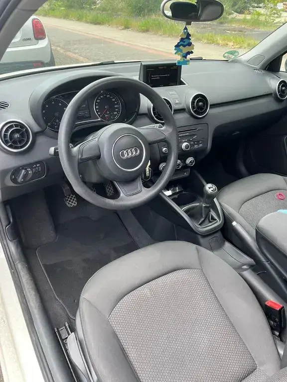 Gebraucht Audi A1 Ambition 86 PS (63 kW) 2011 Weiß Kleinwagen