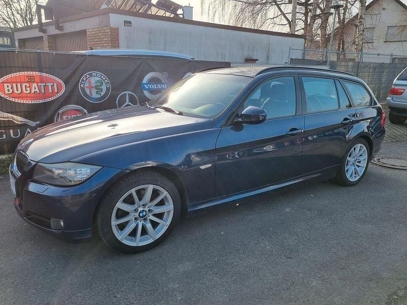 Gebraucht BMW 325 Exclusive 218 PS (160 kW) 2011 Blau Kombi