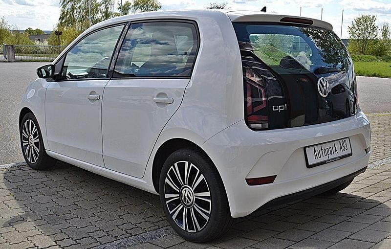 Second-hand VW up! 60 CP (44 kW) 2019 Alb Hatchback