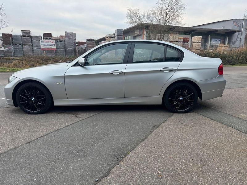 Gebraucht BMW 318 129 PS (94 kW) 2007 Silber Limousine