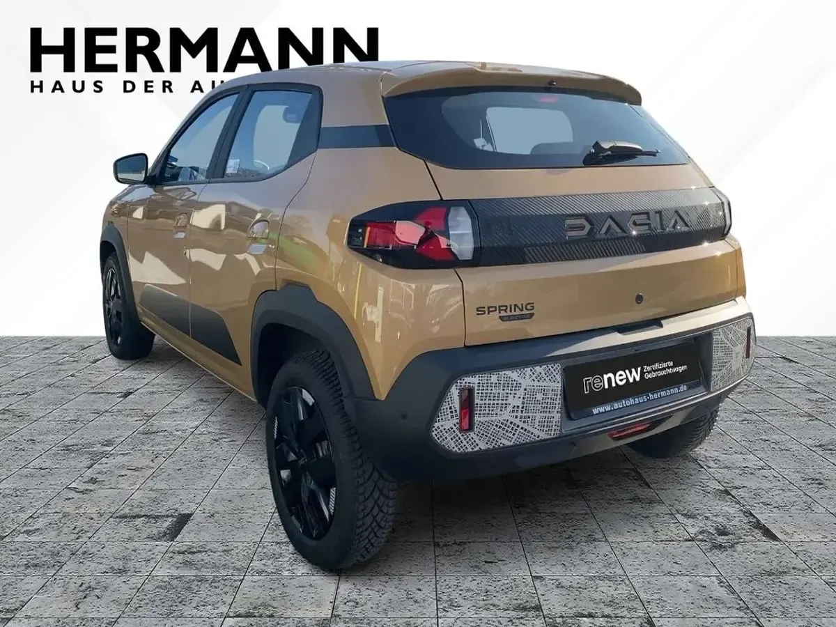 Usado Dacia Spring Extreme 47 kW (65 CV) 2024 Beige Utilitario
