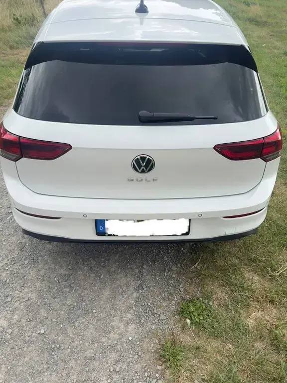 Gebraucht VW Golf VIII 90 PS (66 kW) 2022 Weiß Limousine