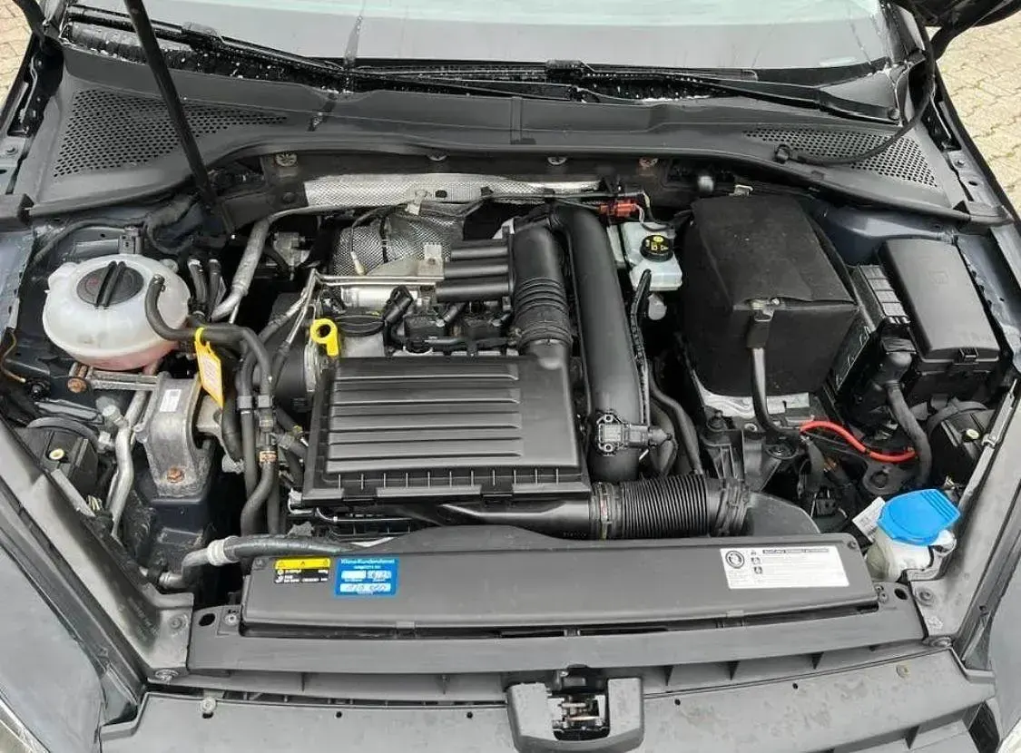 Gebraucht VW Golf VII Allstar 86 PS (63 kW) 2016 Schwarz Limousine