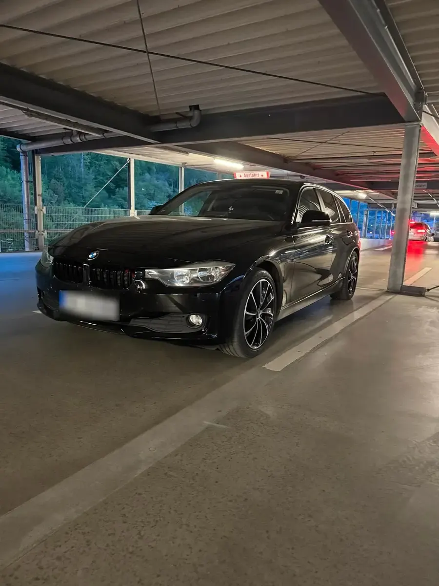 Second-hand BMW 320 184 CP (135 kW) 2015 Negru Break
