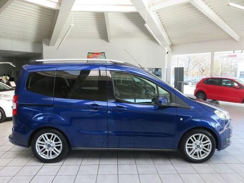 Gebraucht Ford Tourneo Courier Titanium 183 PS (134 kW) 2014 Blau Van / Kleinbus