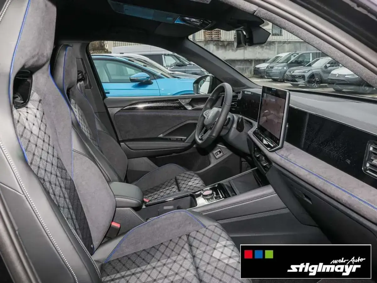 Neu VW Tiguan R-line 204 PS (150 kW) 2026 Grenadillschwarz metallic SUV