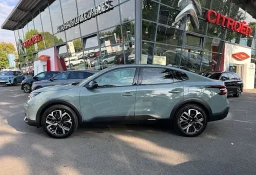 Neu Citroën C4 X PureTech 131 PS (96 kW) 2025 Grün SUV