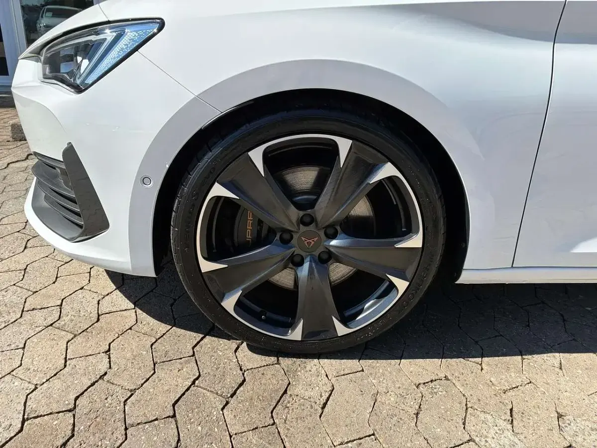 Gebraucht Cupra Leon VZ 310 PS (228 kW) 2024 "candy" weiss Kombi