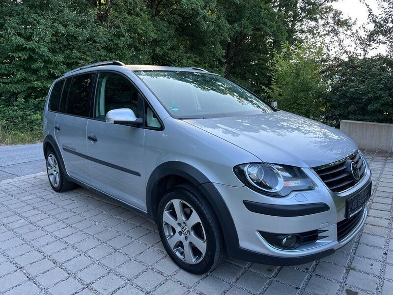 Silber Gebraucht 2008 VW Touran Cross Van / Kleinbus | 3.990 € (Guter Preis) - Bild 1/4