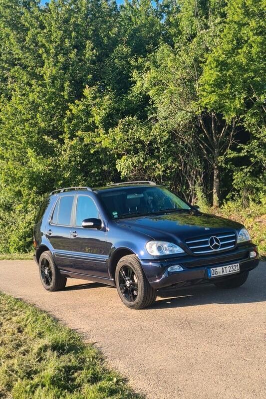 Blau Gebraucht 2003 Mercedes ML500 SUV | 9.000 € - Bild 1/4
