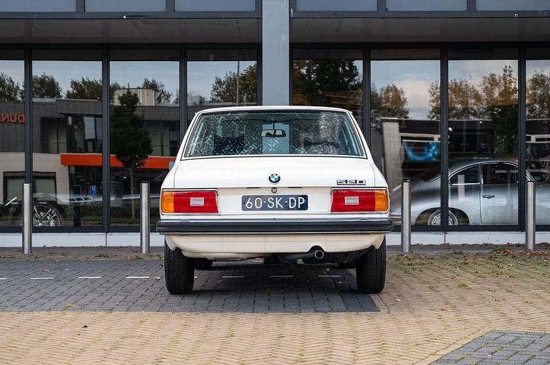 Gebraucht BMW 520 116 PS (85 kW) 1978 Weiß Limousine