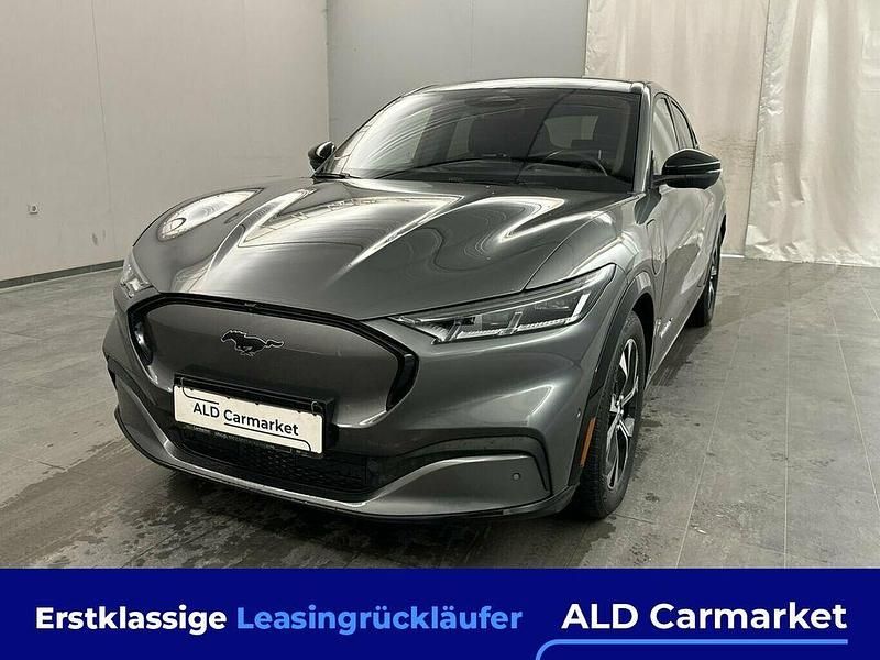 Lackierung: carbonizedgrau Gebraucht 2021 Ford Mustang Mach-E SUV | 31.980 € (Superpreis) - Bild 1/4