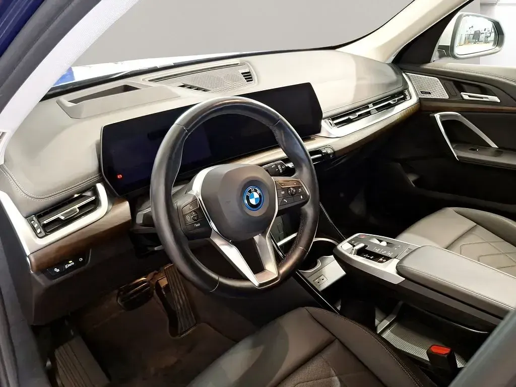 Gebraucht BMW iX1 Performance 200 kW (272 PS) 2023 Blau SUV