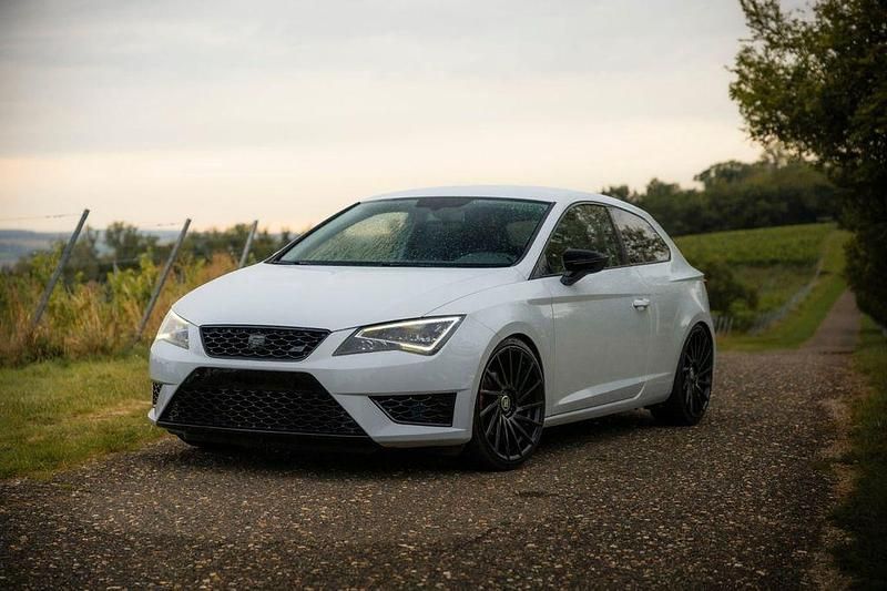 Weiß Gebraucht 2015 Seat Leon SC Style Kleinwagen | 9.990 € - Bild 1/4
