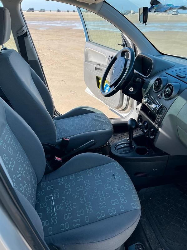 Gebraucht Ford Fusion 101 PS (74 kW) 2005 Grau Kleinwagen