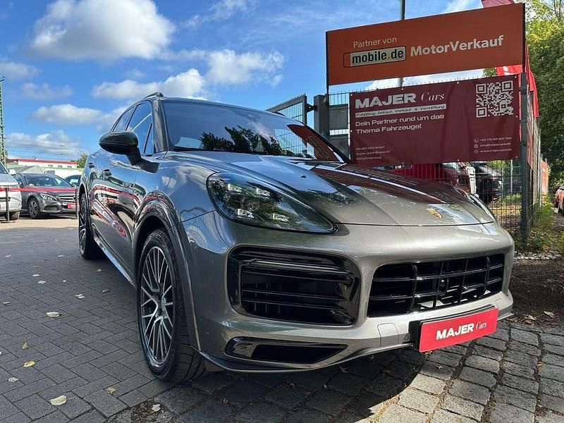 Grau Gebraucht 2021 Porsche Cayenne Chrono SUV | 77.900 € (Guter Preis) - Bild 1/4