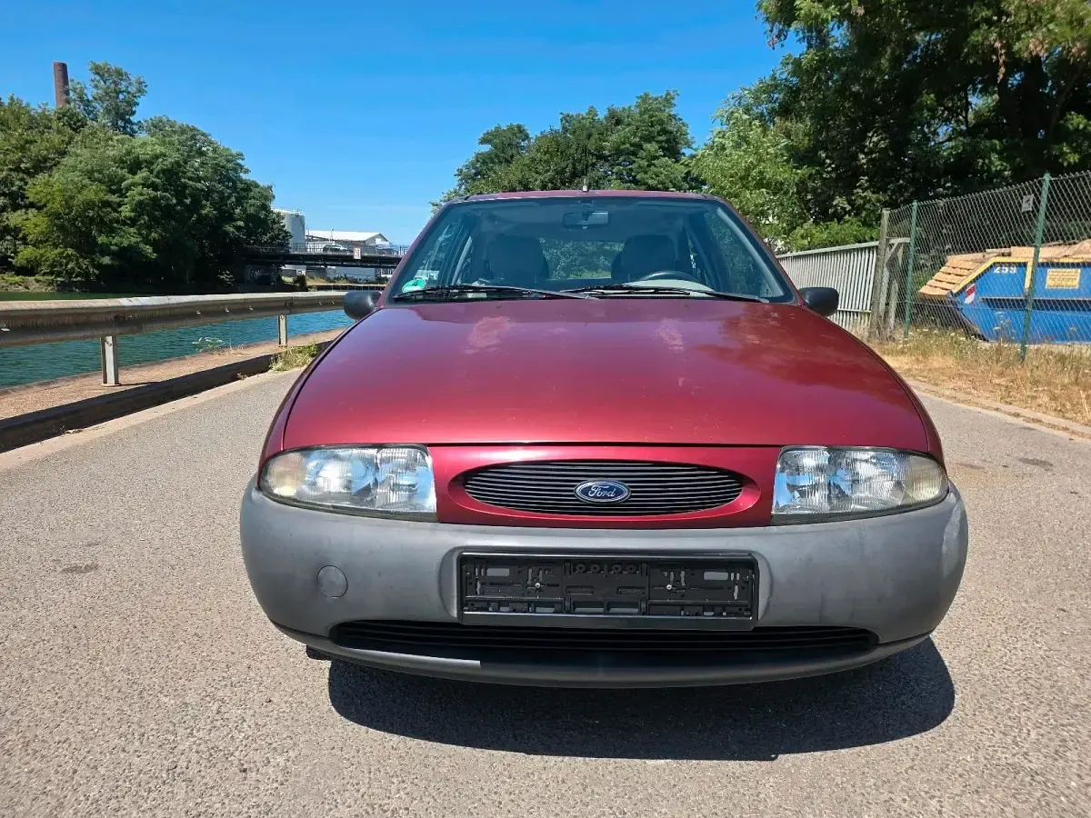 Gebraucht Ford Fiesta 60 PS (44 kW) 1999 Rot Kleinwagen