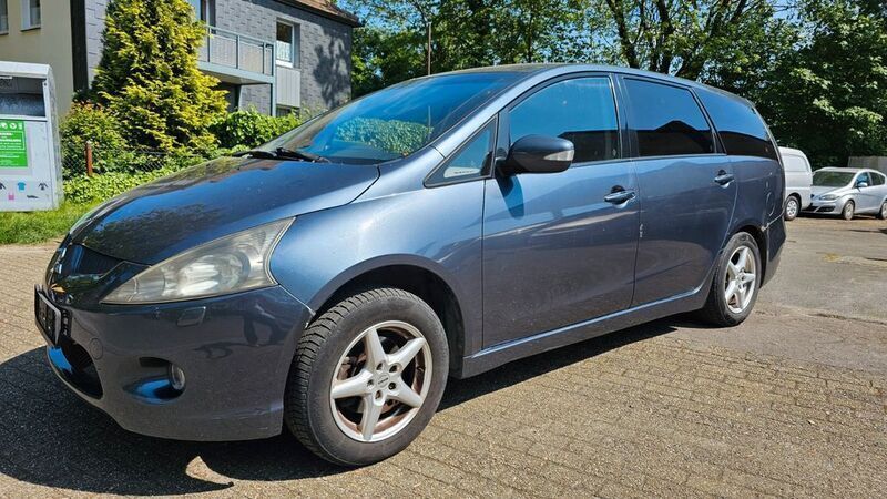 Grau Gebraucht 2007 Mitsubishi Grandis Invite Van / Kleinbus | 1.490 € (Fairer Preis) - Bild 1/4