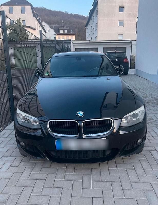 Gebraucht BMW 320 Shadowline 184 PS (135 kW) 2011 Schwarz Coupé