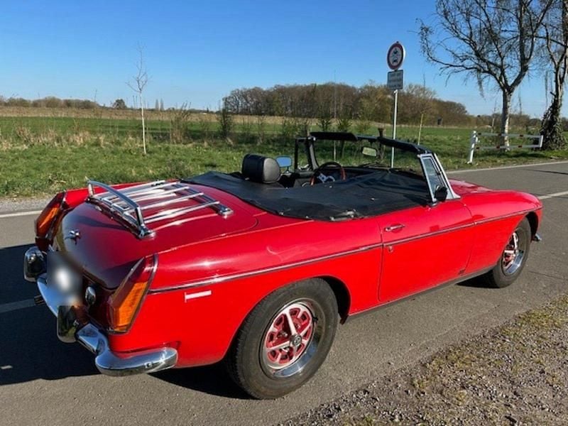 Second-hand MG B 102 CP (75 kW) 1978 Roșu Cabrio