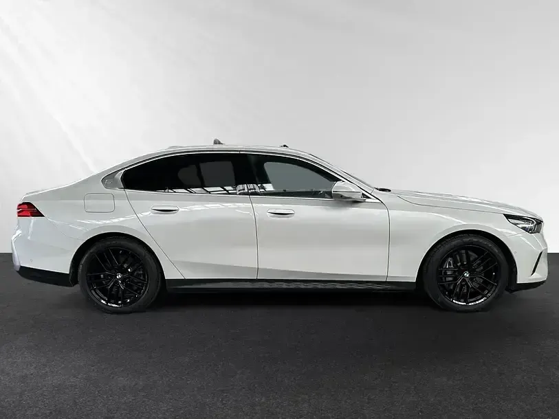 Gebraucht BMW 540 Comfort Edition 2025 Weiss Limousine
