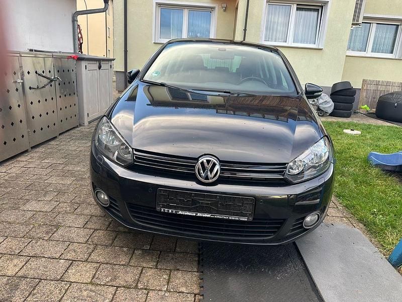 Schwarz Gebraucht 2010 VW Golf VI Team Kleinwagen | 6.400 € (Fairer Preis) - Bild 1/4